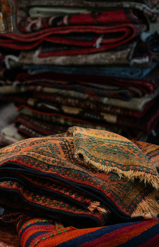 Vintage Rugs: The Timeless Elegance of a Story