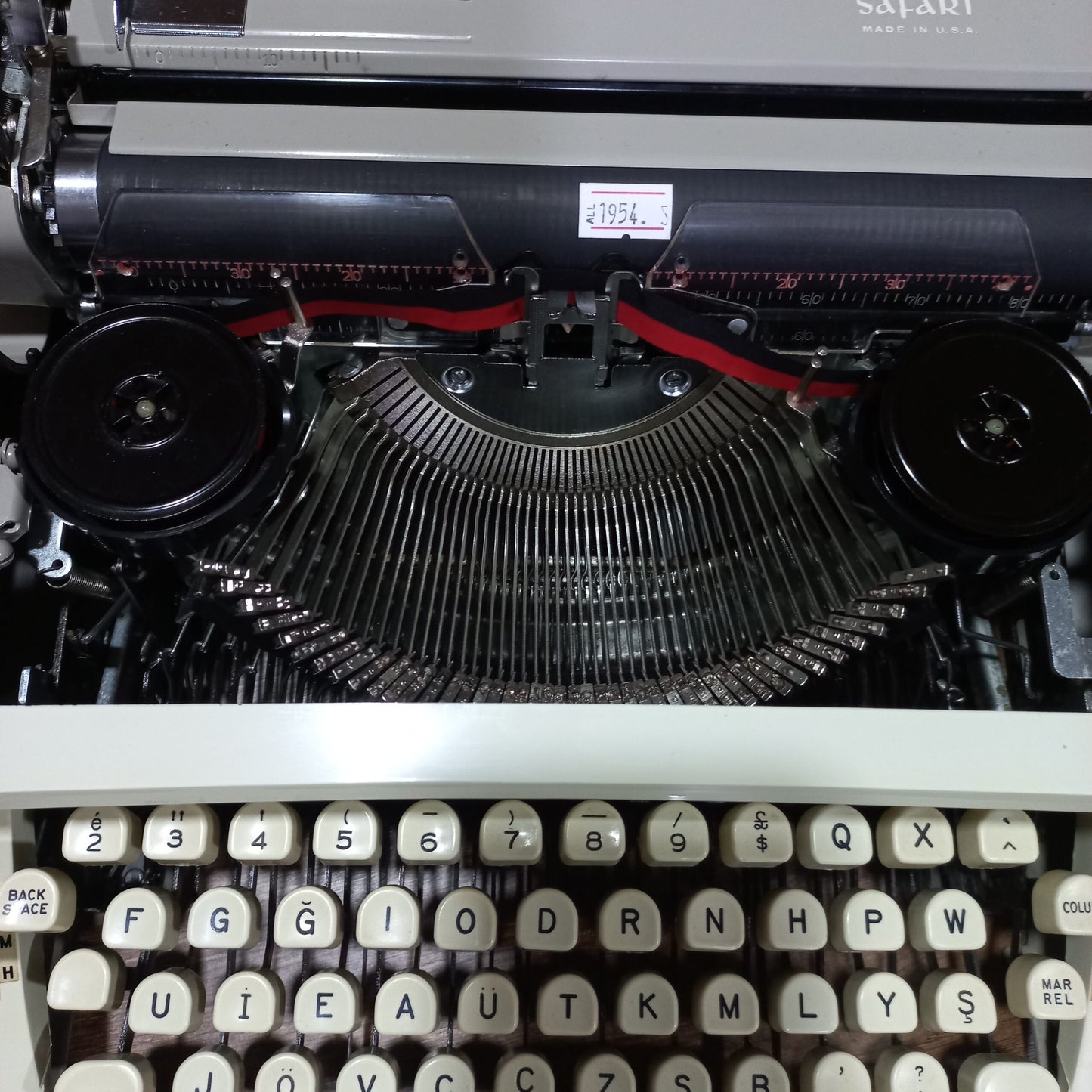 Royal safari USA made Rare Typewriter