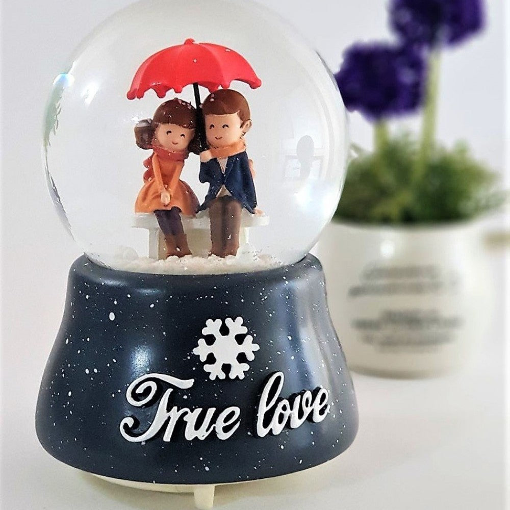 Lovers Meeting Under Umbrellas Lighted Snow Globe – Vintage Type Shop