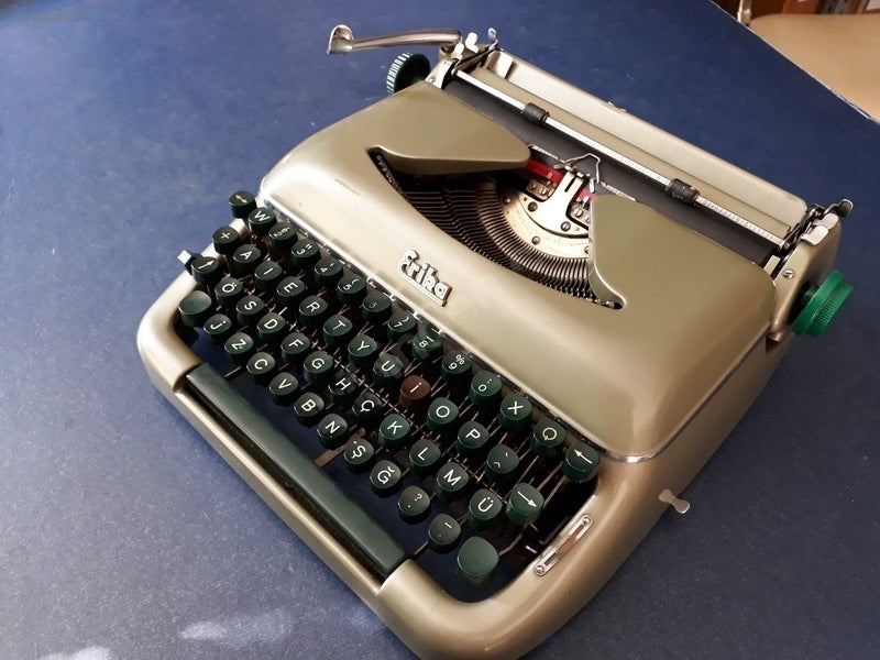 Erika Model 10 Typewriter , Made in Germany, produced in the 1950s Typewriter,Green Keyboard typewriter