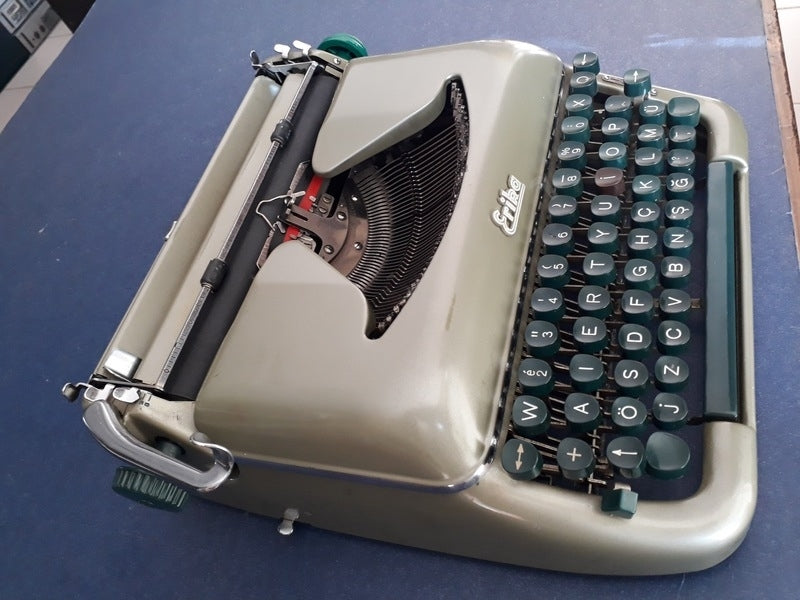 Erika Model 10 Typewriter , Made in Germany, produced in the 1950s Typewriter,Green Keyboard typewriter