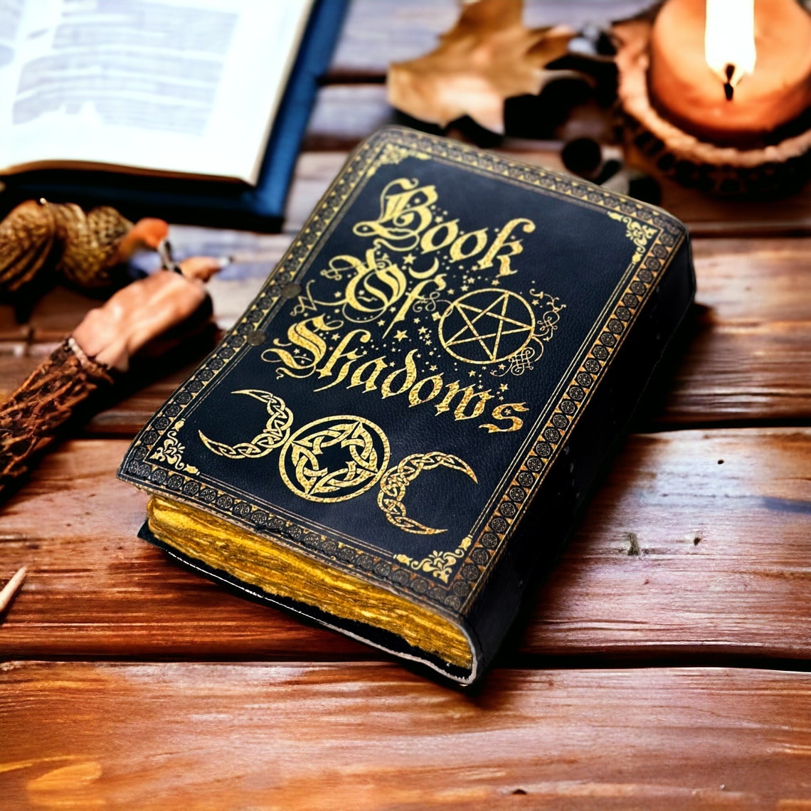 Book of shadows Vintage Handmade leather journal Gothic, Grimoire , Travel Writing Notebook, Deckle Edge Paper Lock Closure, men & Women