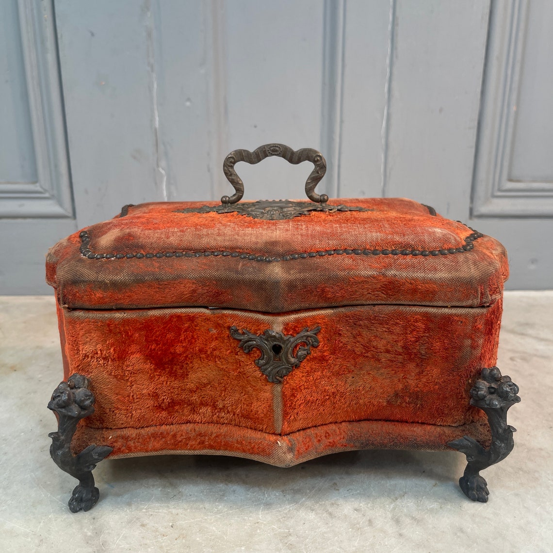 Antique French trinket jewellery vanity box with velvet cladding