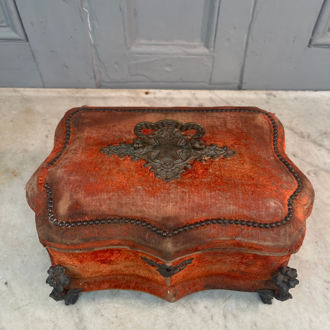 Antique French trinket jewellery vanity box with velvet cladding