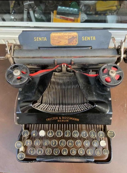 1920's German Senta Rossmann glass key Q keyboard Typewriter, Rare Typewriter