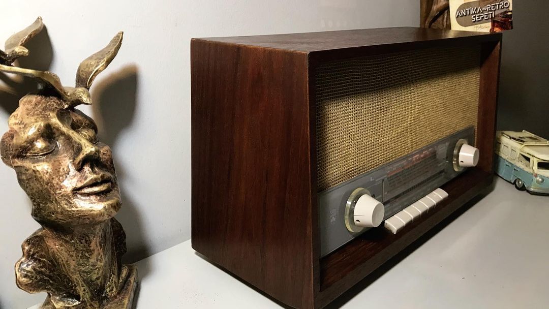 1960's Grundig Hall Radio – Vintage Type Shop