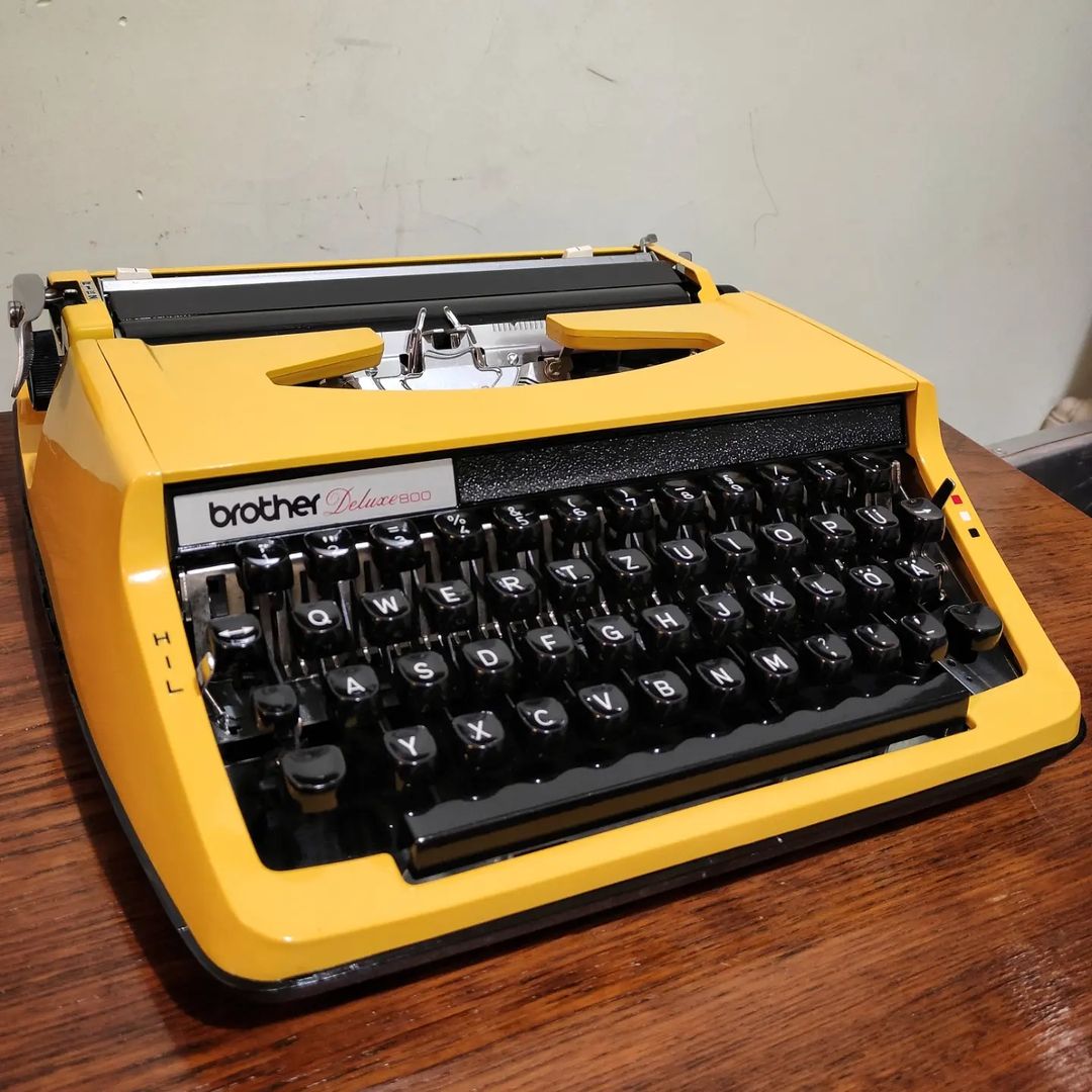 1970's Japan  Brother brand Deluxe 800 model portable typewriter