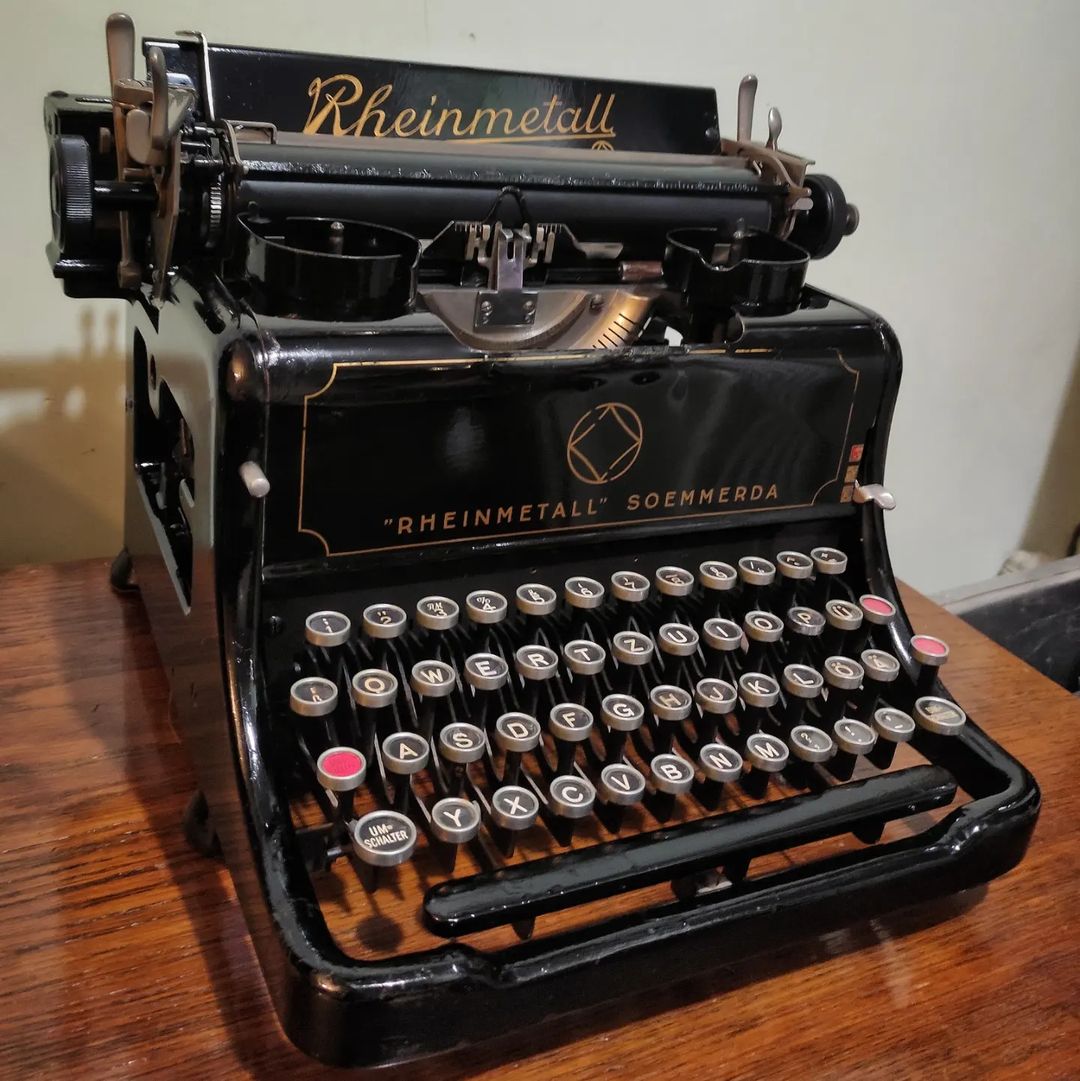 1920's Germany  9 model office typewriter from Rheinmetall with serial number 14979