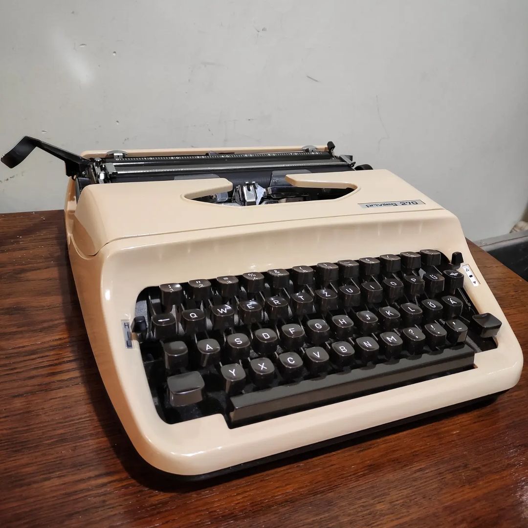 1970's Germany Privileg brand 270 model portable Typewriter