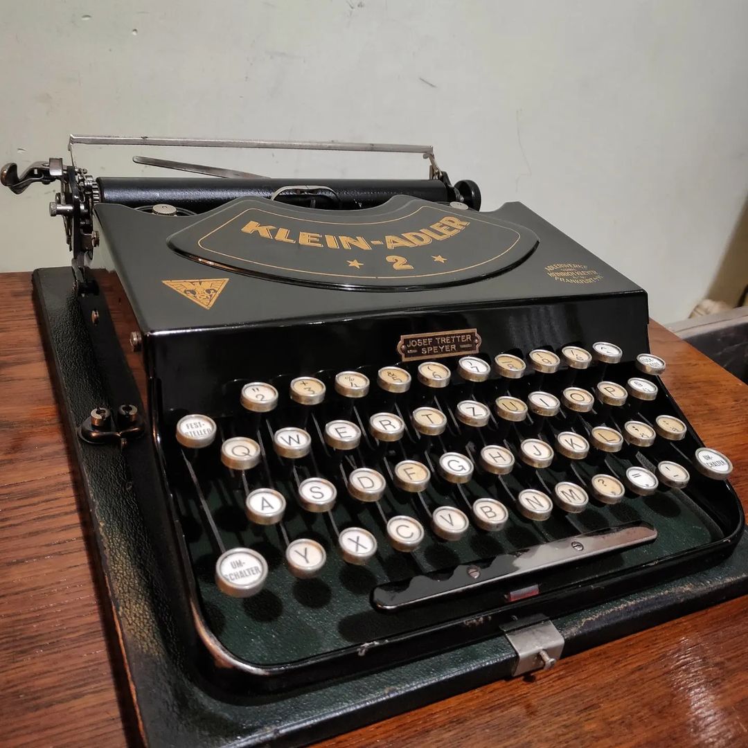 1920's Germany  Klein Adler 2 model portable typewriter with Orginal Case