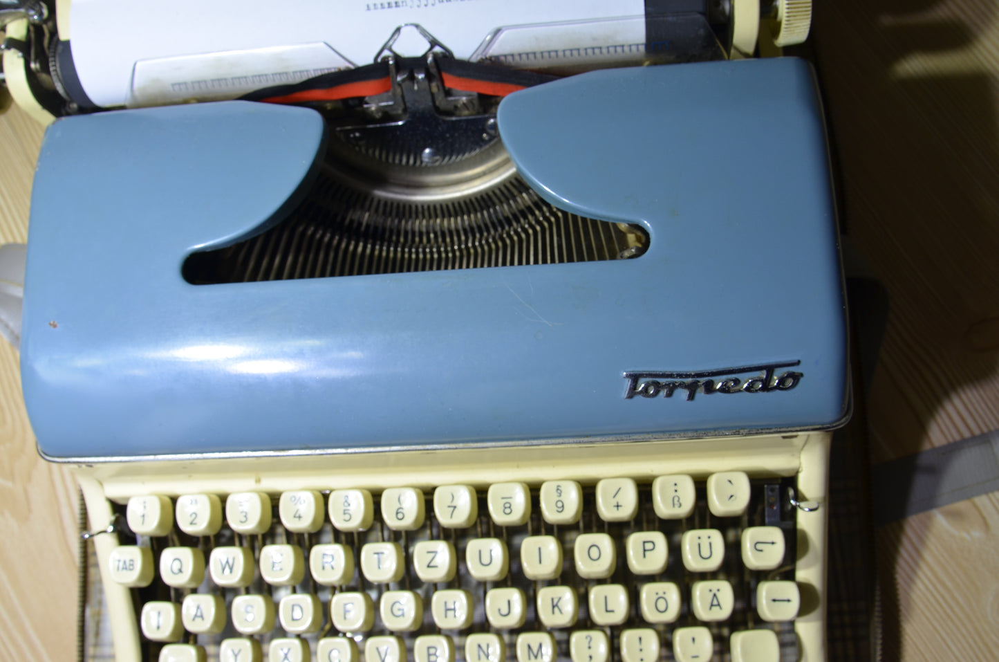 Torpedo Typewriter,Blue and Beige Color Torpedo Typewriter,Orginal Bag Avaible